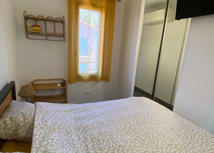 F2 A Avec Piscine Et Tennis