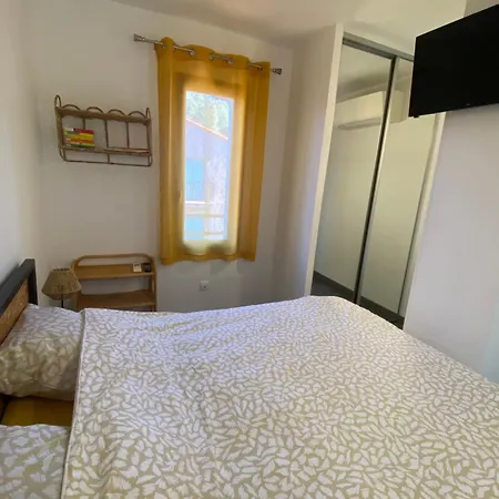 F2 A Avec Piscine Et Tennis