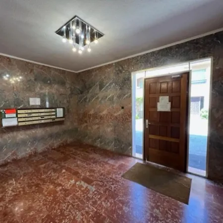 F2 A Avec Piscine Et Tennis