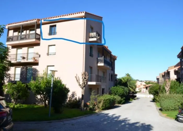 F2 A Avec Piscine Et Tennis *